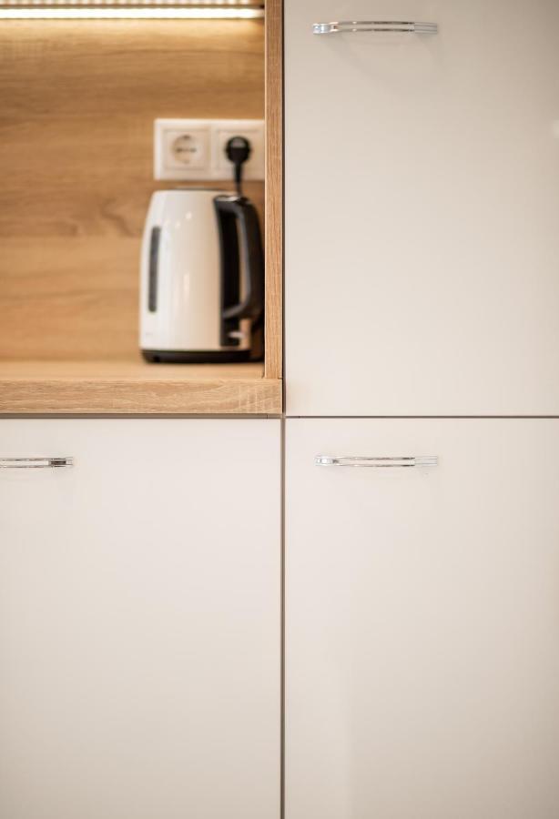 Jegmadar & Fekete Golya Apartmanok Mosonmagyaróvár エクステリア 写真