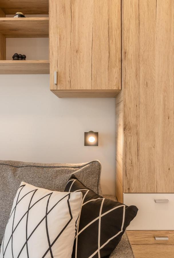 Jegmadar & Fekete Golya Apartmanok Mosonmagyaróvár エクステリア 写真