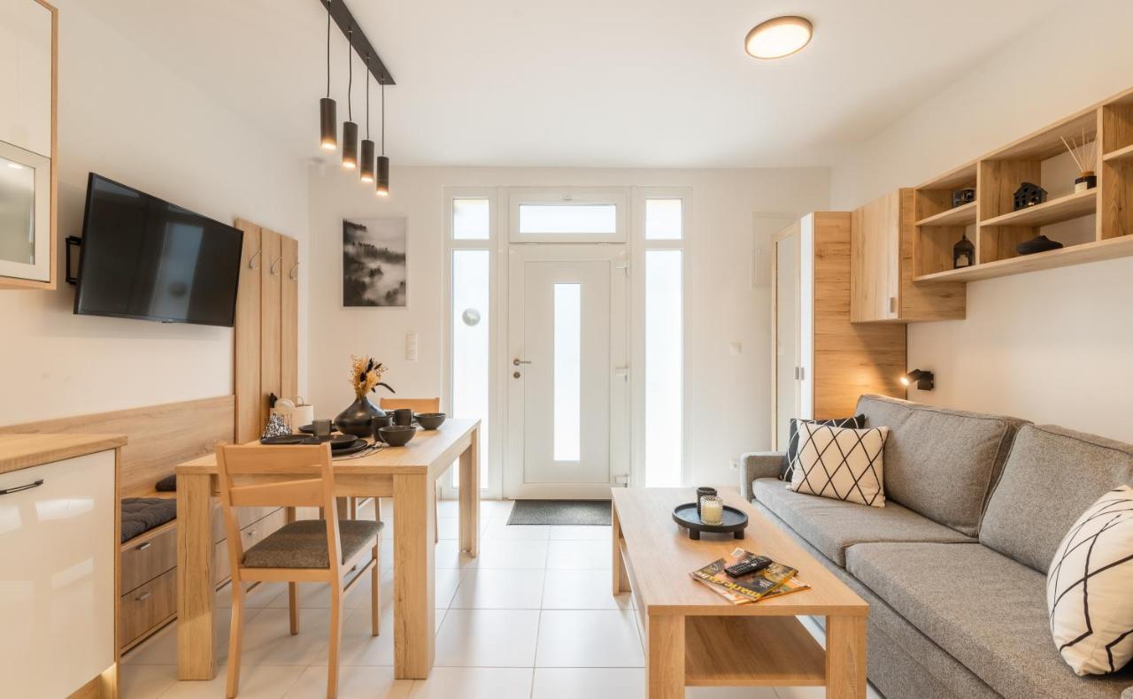 Jegmadar & Fekete Golya Apartmanok Mosonmagyaróvár エクステリア 写真
