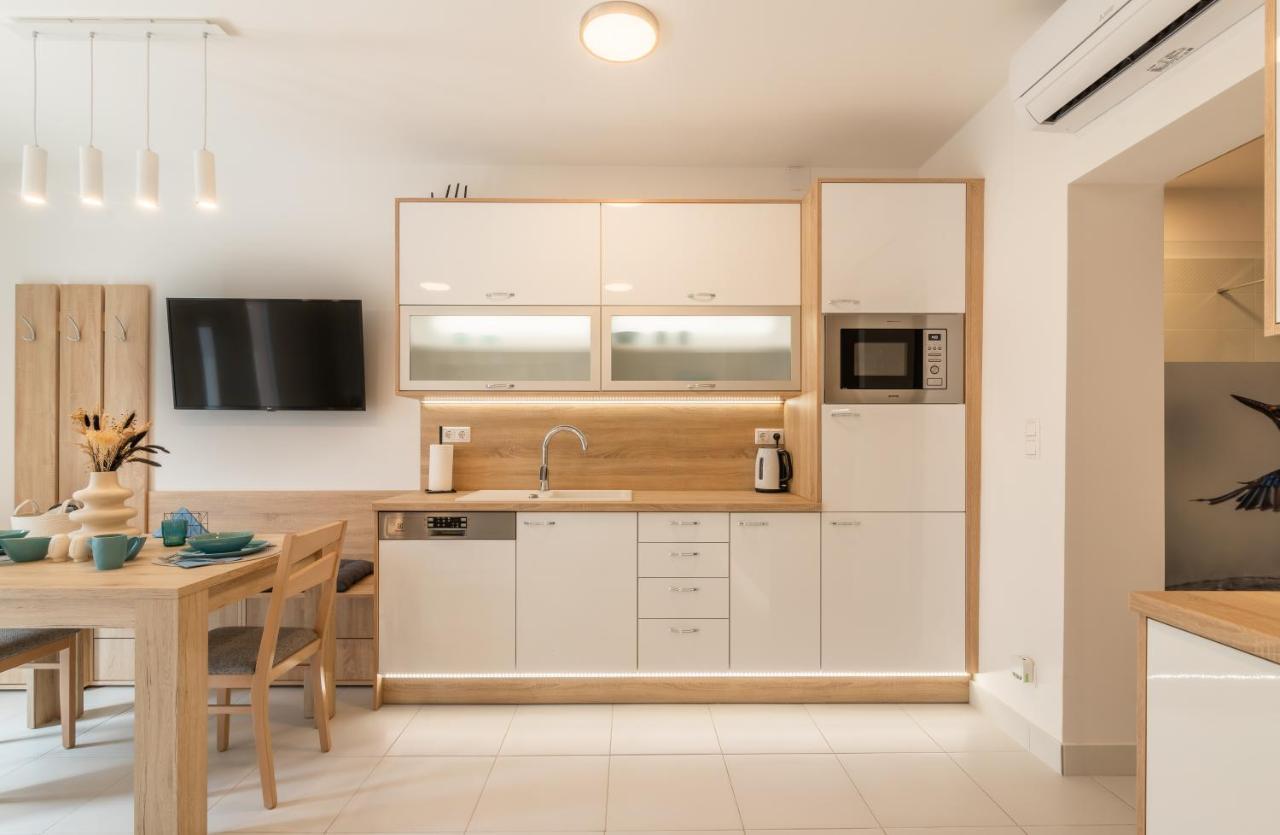 Jegmadar & Fekete Golya Apartmanok Mosonmagyaróvár エクステリア 写真