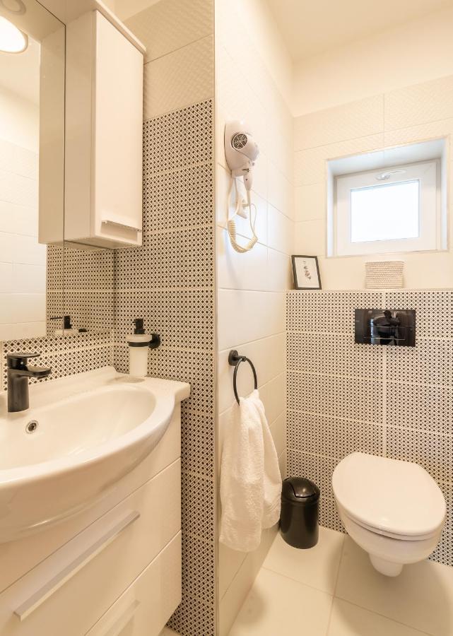 Jegmadar & Fekete Golya Apartmanok Mosonmagyaróvár エクステリア 写真