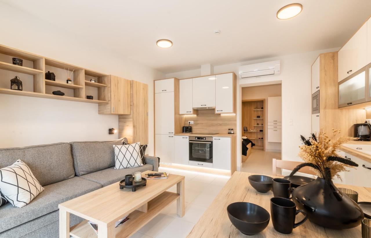 Jegmadar & Fekete Golya Apartmanok Mosonmagyaróvár エクステリア 写真