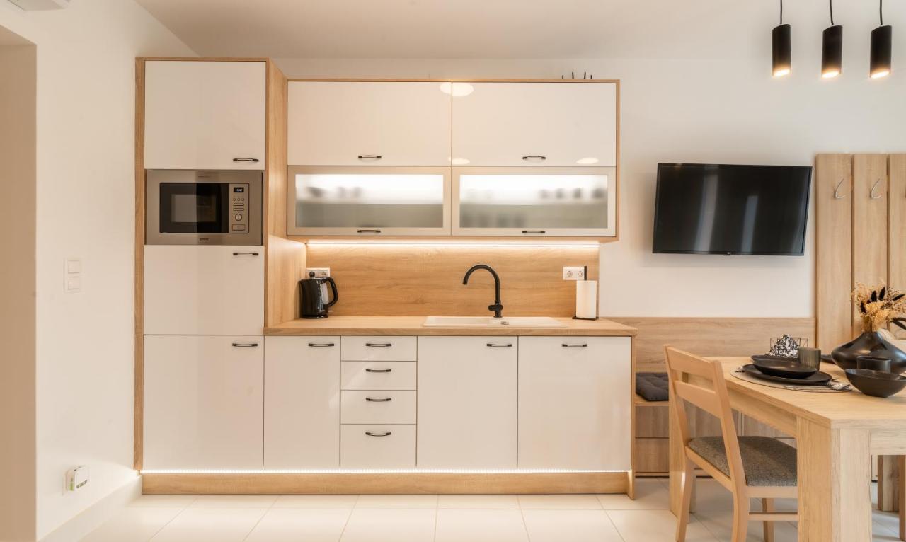 Jegmadar & Fekete Golya Apartmanok Mosonmagyaróvár エクステリア 写真